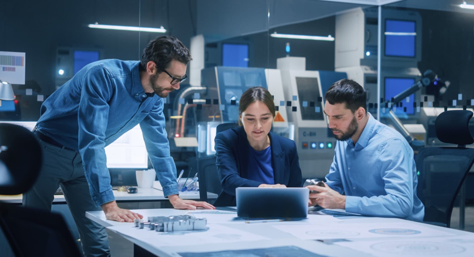 Img 1: “Briefing di lavoro tra tecnici della Capgemini”