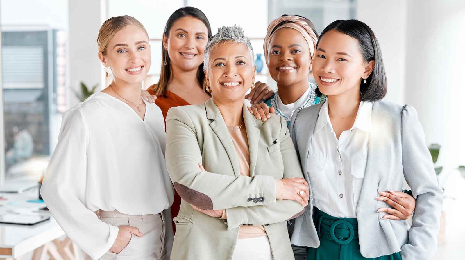 Donne e lavoro: un team di donne di diverse età