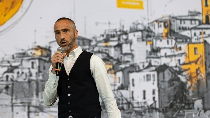 Giorgio Sacconi di FairflAI sul palco di IMPACT2030