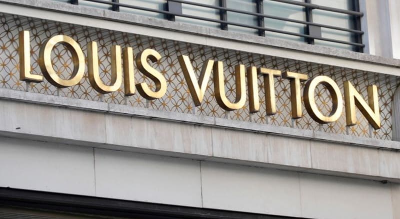 img 1: “Louis Vuitton headquarters, Parigi”