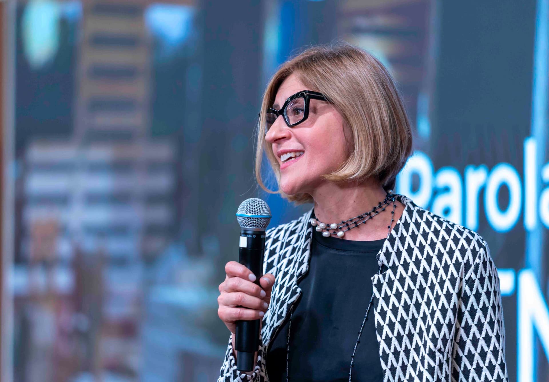 Claudia Coscarella sul palco di Agenda 2030