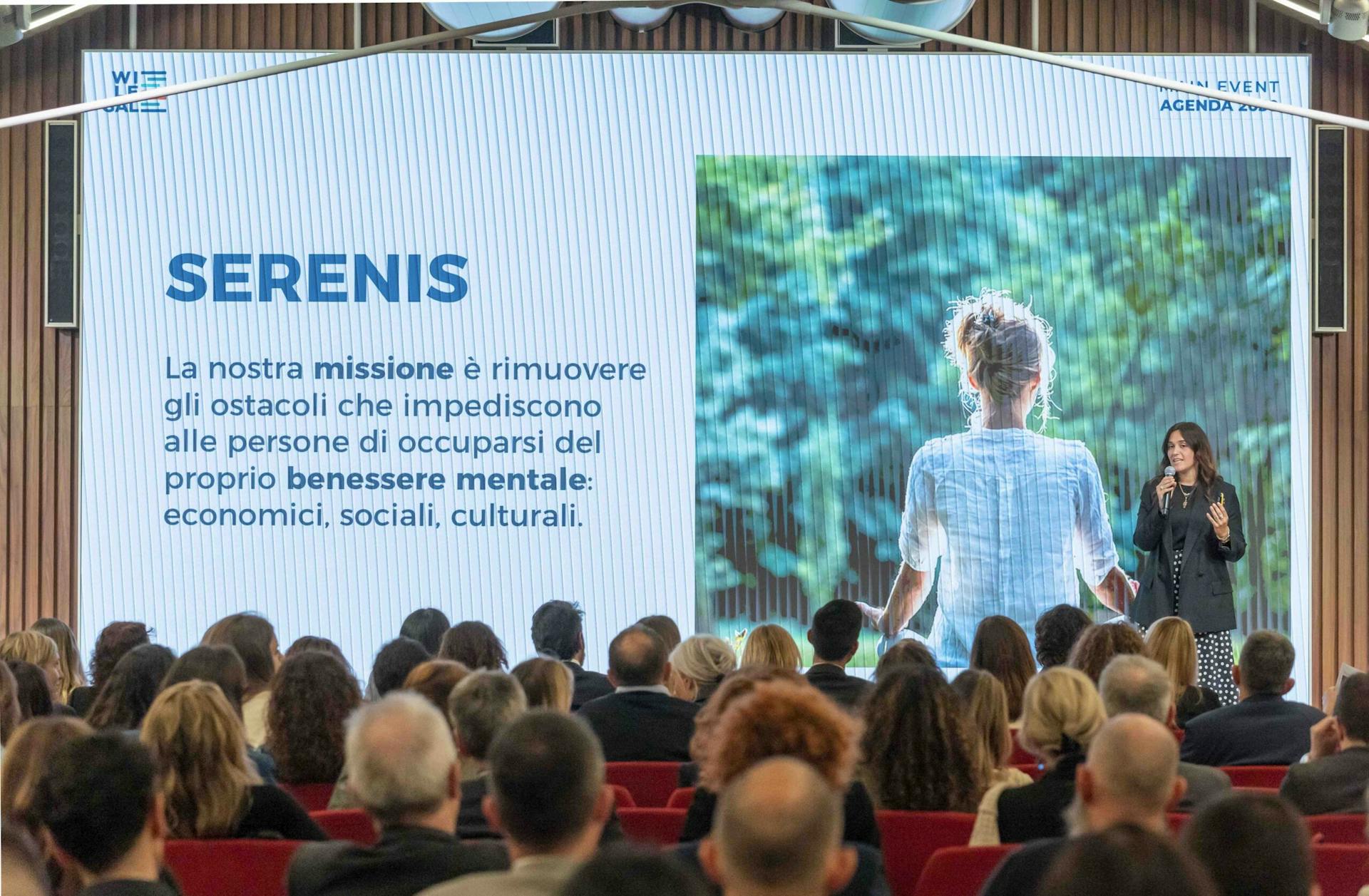 Valentina Castelli, Head of Brand and Partnership di Serenis, sul palco di Agenda 2030