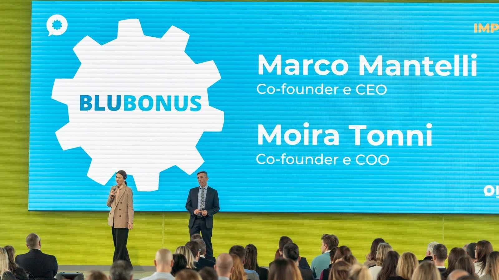 Moira Tonni e Marco Mantelli di Blubonus sul palco di IMPACT2030